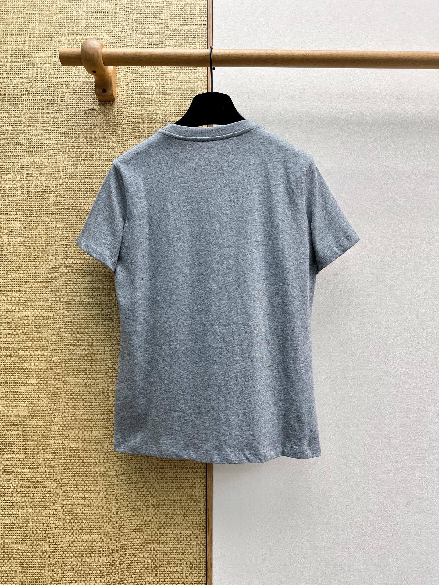 Women's short sleeves